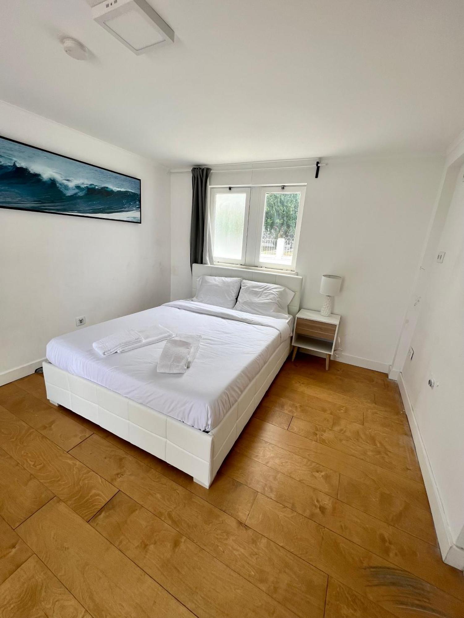 Oeiras Beach Private Room 9 - Double Bedroom With Shared Bathroom & Terrace Exteriér fotografie